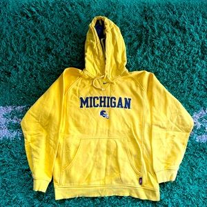 Center Swoosh Nike UOFM Hoodie